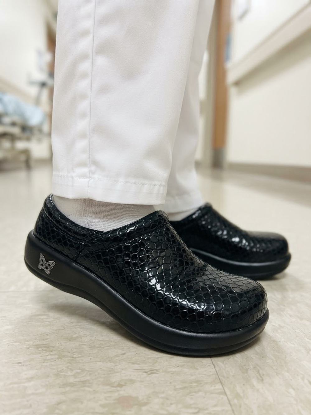 Alegria Black Glossy Scale mule confort Slip-On Clogs nurse leather comfort 37 7